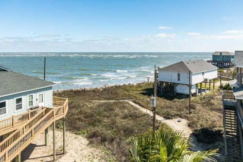 Coral Gem 360 Views of Ocean Beach Sunsets in Freeport, United States