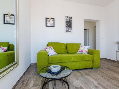 Apartments Life One Bedroom Apartment with Balcony and Sea View