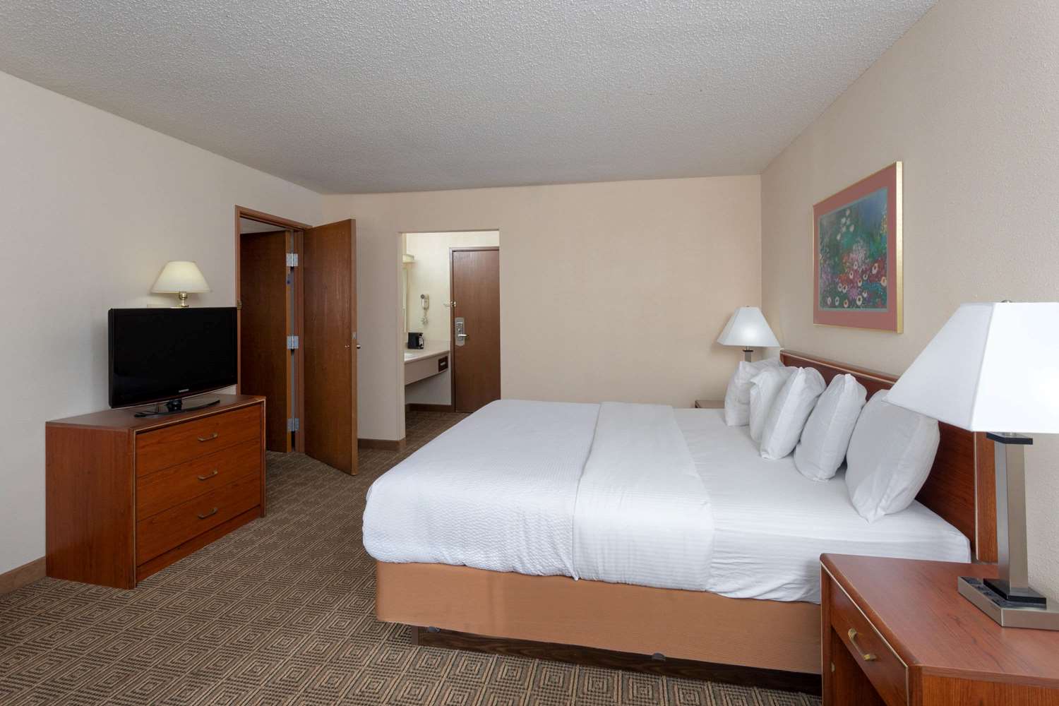Norwood Inn & Suites Indianapolis East Post Drive - photo 10