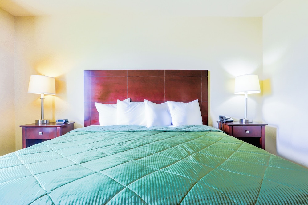 Evansville Inn & Suites By OYO - photo 21