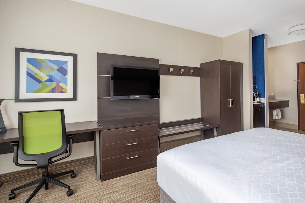 Holiday Inn Express Hotel & Suites Bishop by IHG - photo 23