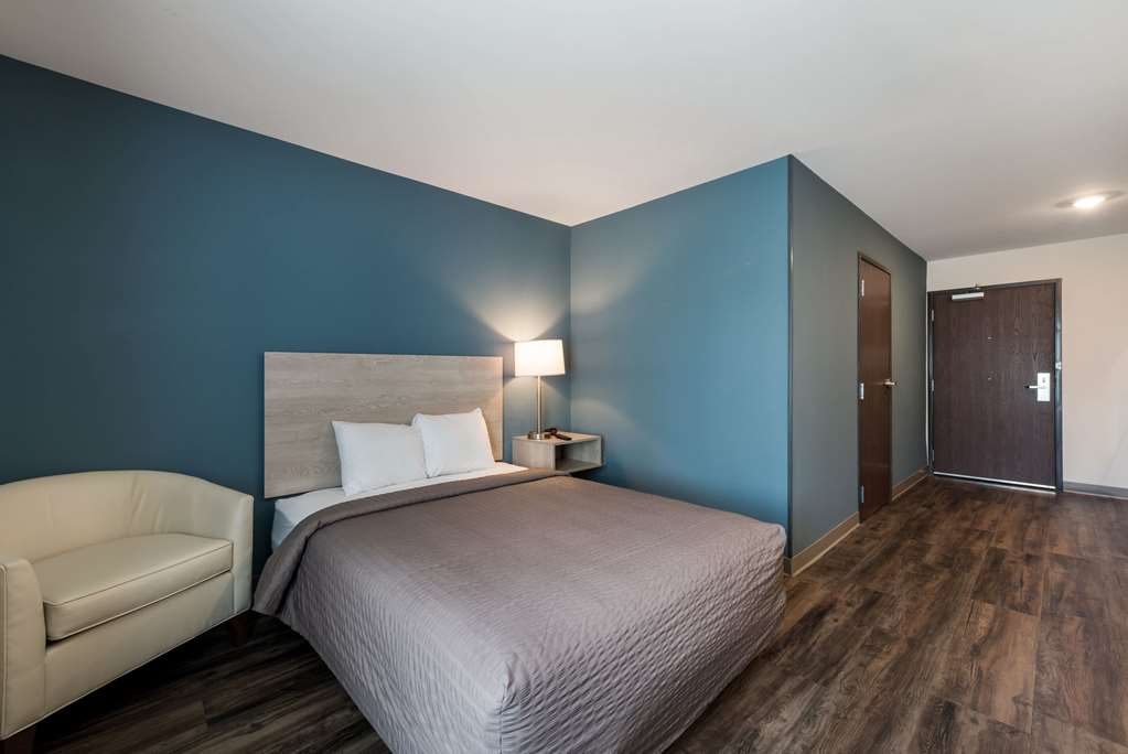 WoodSpring Suites Greensboro High Point North - photo 12