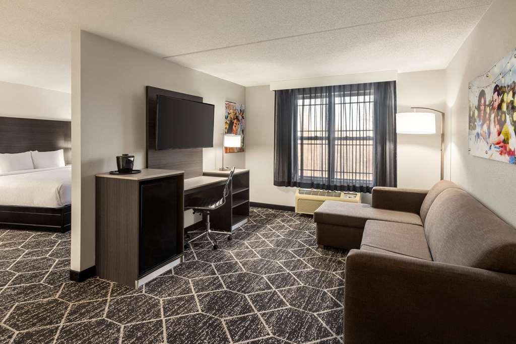 La Quinta Inn & Suites by Wyndham Lake George - photo 29