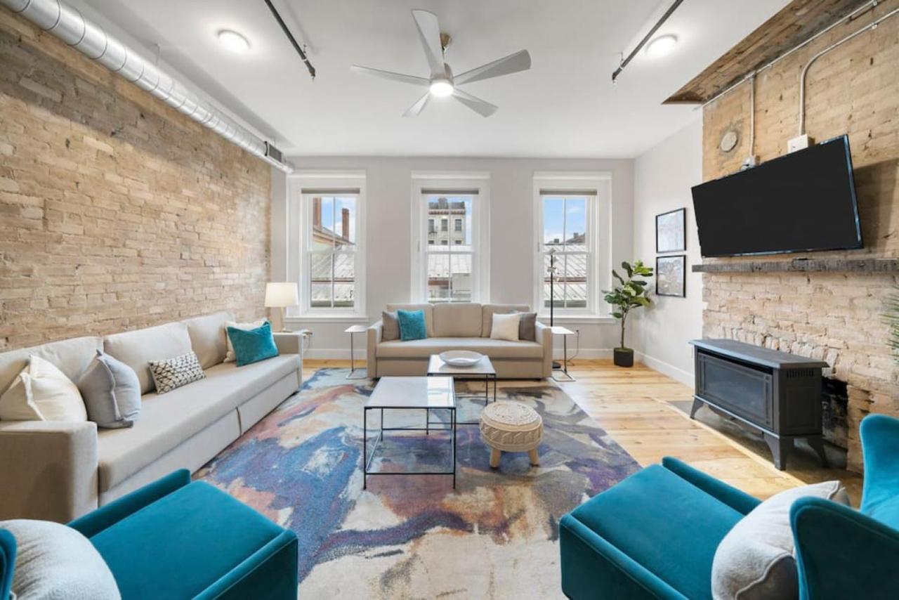 Huge Retrea w Rooftop Deck Stay At Farmers Market in Cincinnati, United States