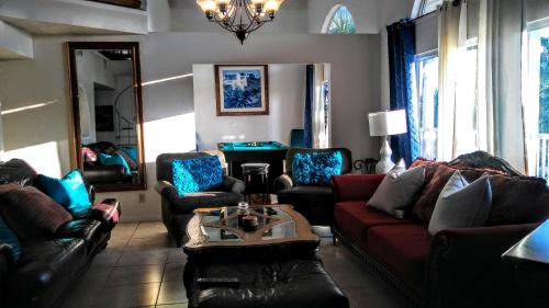3000 Sq Ft Beach and Bay Condo — 4-Star Luxury Hotel in Saint Pete Beach, United States
