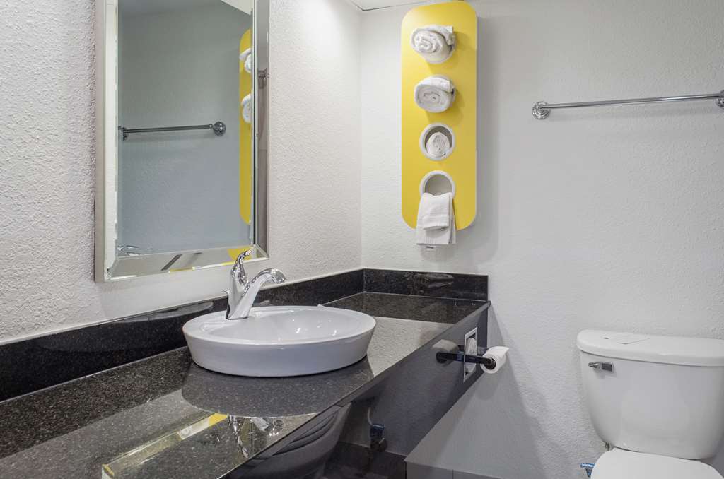 Motel 6 Brockton MA - photo 22