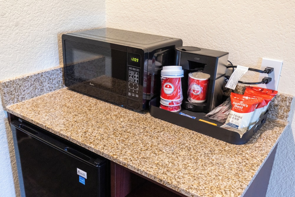 Cobblestone Inn & Suites Winters - photo 36