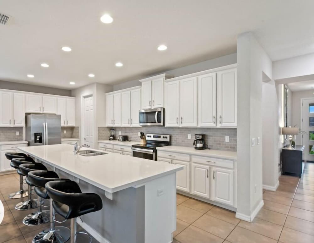 9 Bed 6.5 Bath Solara Resort 9 Bedroom Home by RedAwning - photo 12