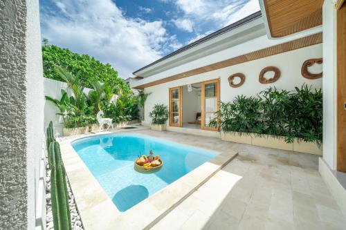 Mirragold Spacious 3BR Stay with Private Pool — 4-Star Luxury Hotel in Kerobokan, Indonesia