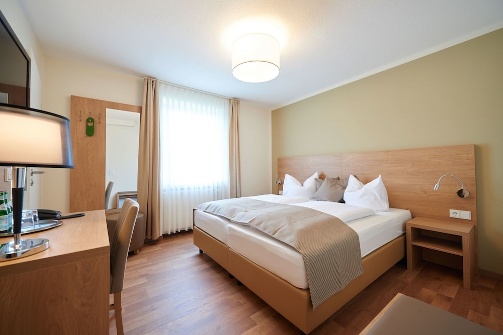 Hotel & Restaurant Rizzelli pet-friendly hotel Neustadt An Der Aisch