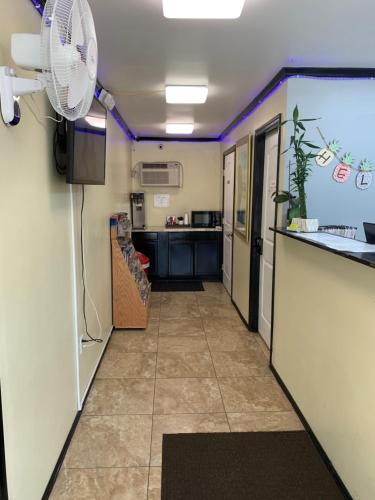 Masters Inn Tampa East - photo 7