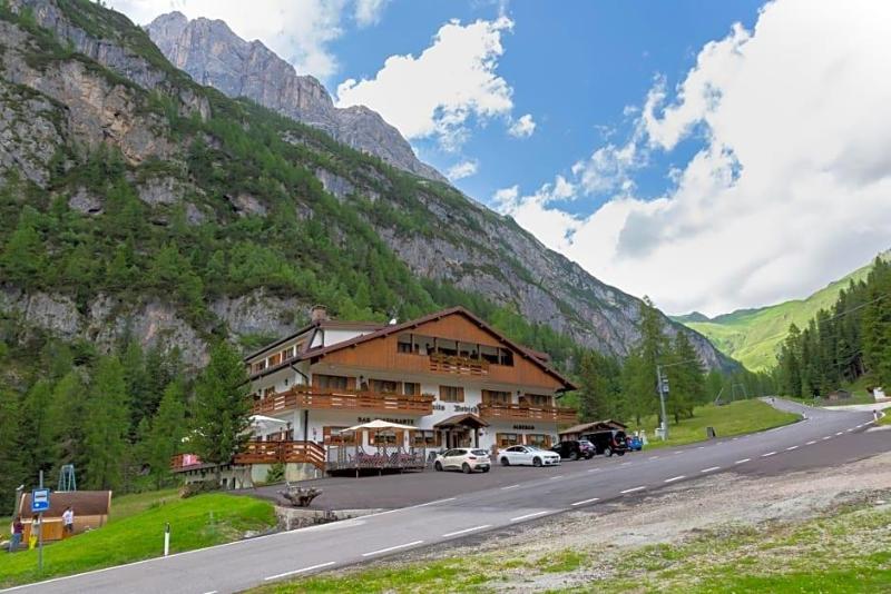 Albergo Ristorante Baita Dovich in Rocca Pietore, Italy