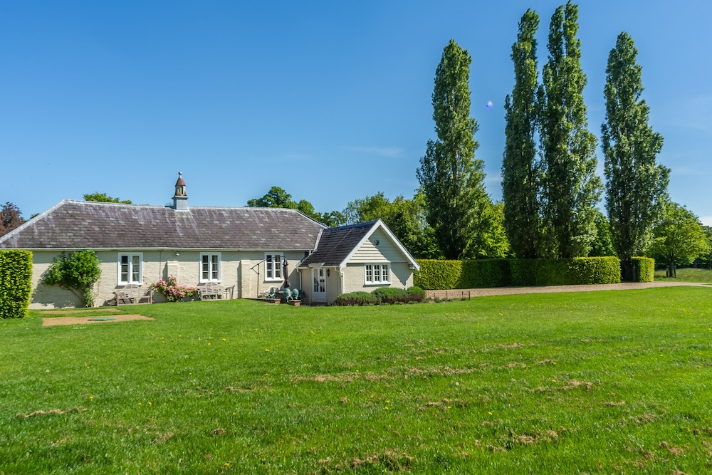 The Cartlodge — 4-Star Luxury Hotel in Colchester, United Kingdom