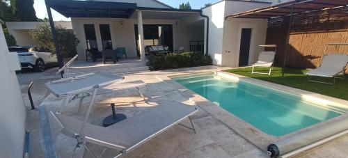 L’oree Des Alpilles Proche Centre Ville St Remy de Provence in Saint-Remy-De-Provence, France