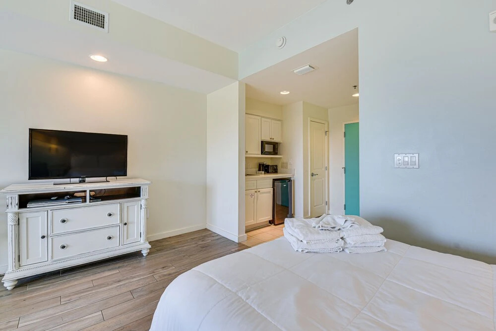 Destin Resort Studio w Pool Walk to Beach - photo 5