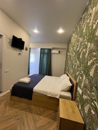 Deluxe Rooms and Apartments Near Metro