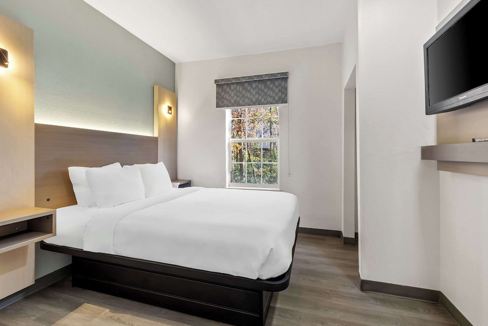 MainStay Suites Columbia Harbison - photo 6