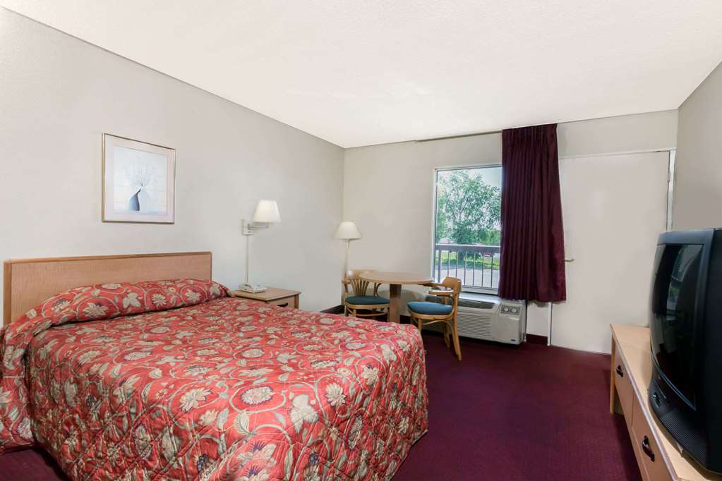Knights Inn Fredericksburg - photo 7