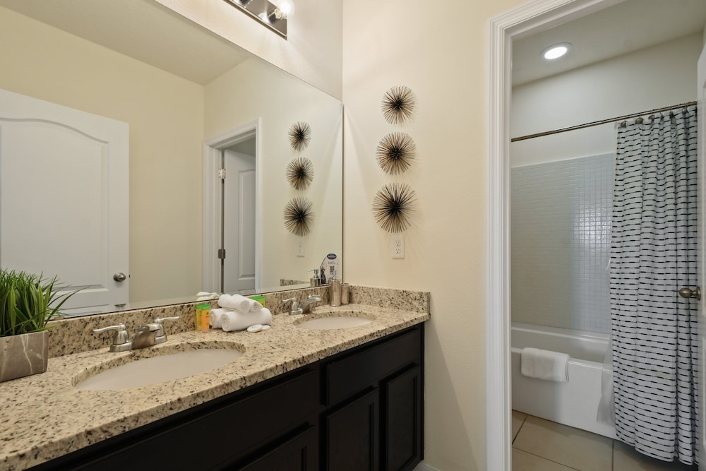 Elegant 7bed 5.5bath Pool Villa at Solterra Resort - photo 19