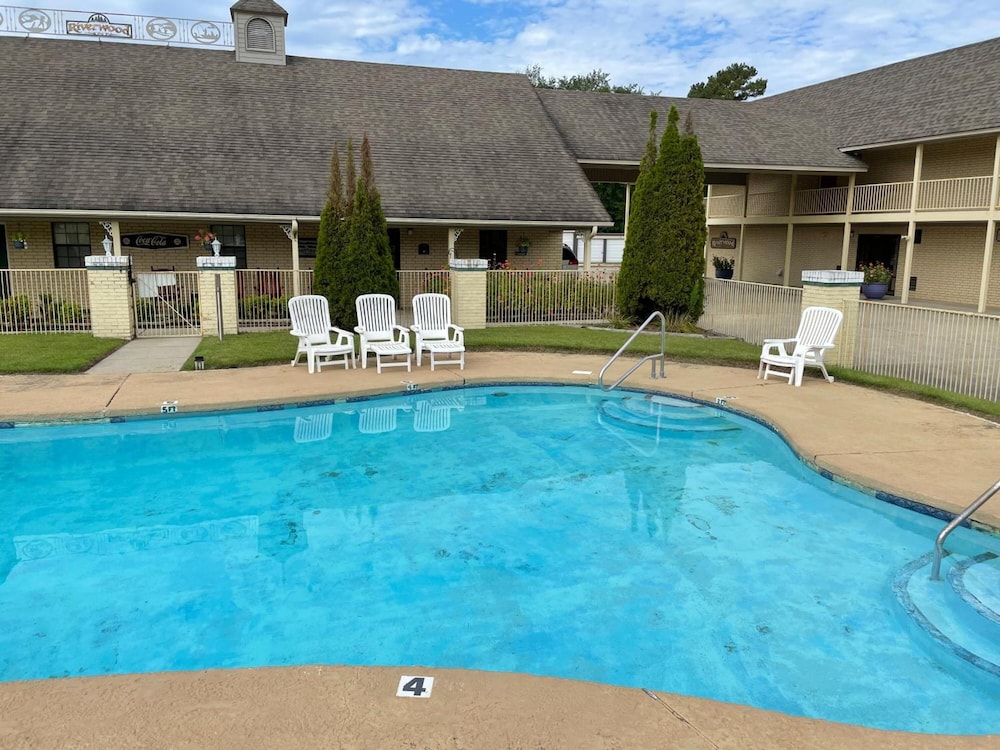 Riverwood Inn of Glenwood - photo 15