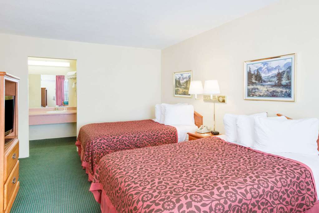 Days Inn by Wyndham Newport - photo 9