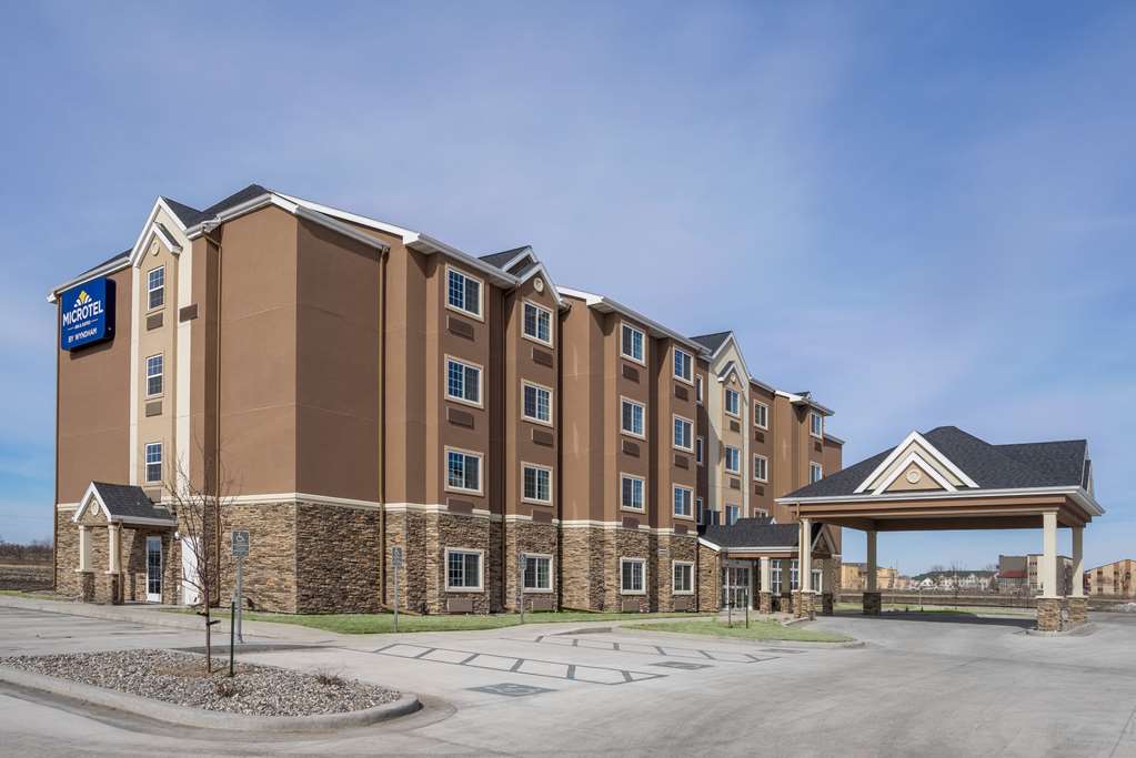 Microtel Inn Suites By Wyndham Moorhead Fargo Area — Moorhead