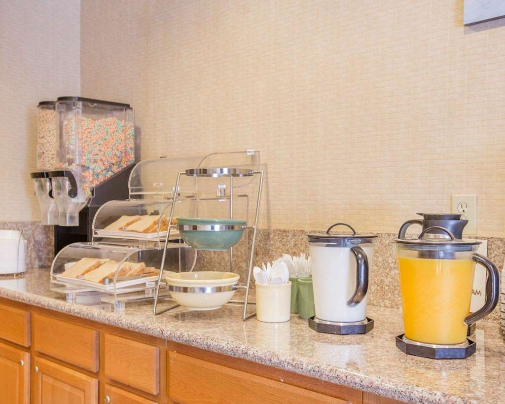 Econo Lodge Inn & Suites Lodi Wine Country Area - photo 16