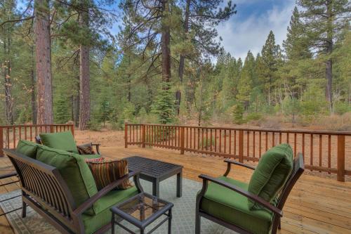 Pine Meadow at Gray’s Crossing 4BR w Two Master Suites in Truckee, United States