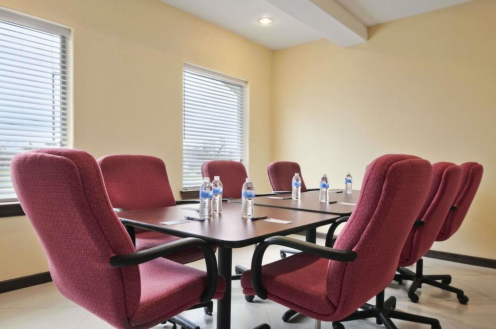 Travelodge Pharr McAllen - photo 8
