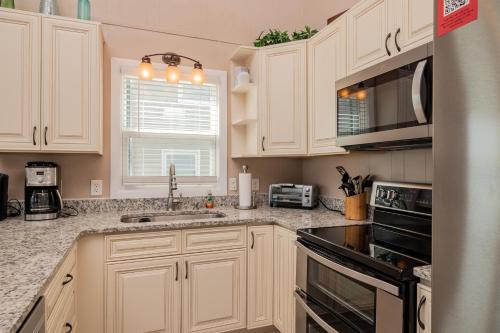 Into The Mystic by Oak Island Accommodations - photo 11
