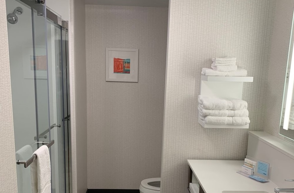 Hampton Inn Boston Logan Airport - photo 17