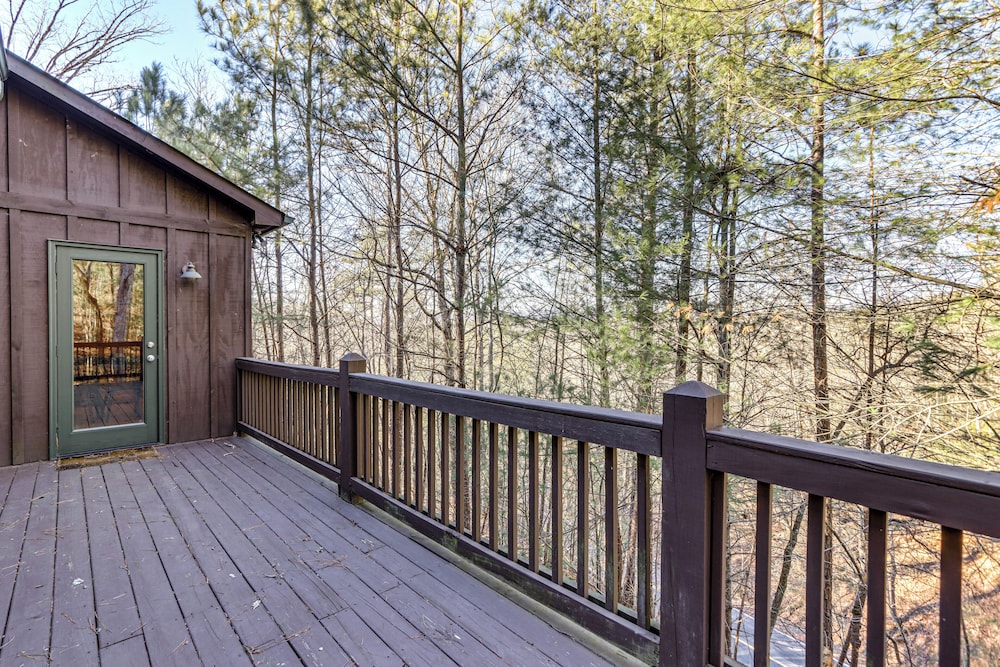 Peaceful Ellijay Cabin: Pool Access & Resort Perks - photo 5