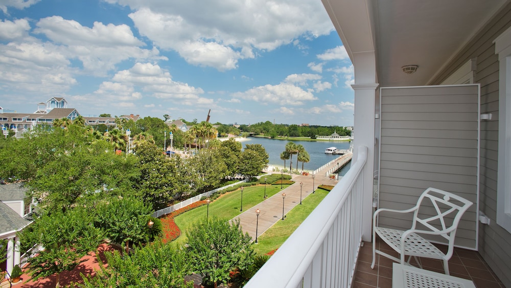 Disney's Yacht Club Resort - photo 31