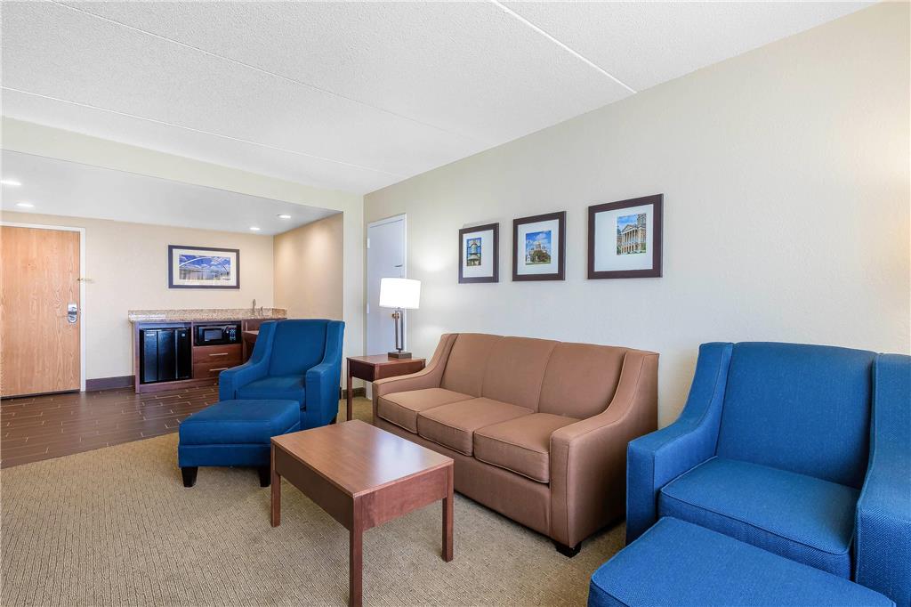 Comfort Inn & Suites Event Center - photo 11