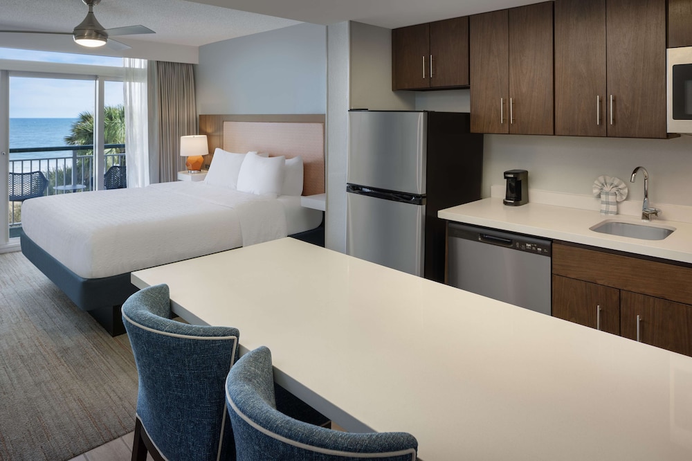Hampton Inn & Suites Myrtle Beach Oceanfront - photo 25