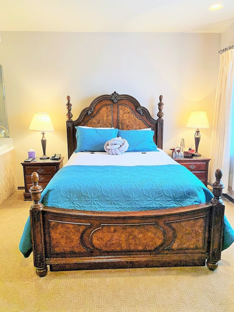 Breakers Boutique Inn - photo 27
