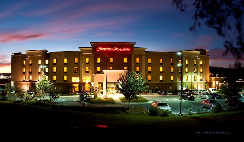 Hampton Inn & Suites Woodstock VA - photo 81