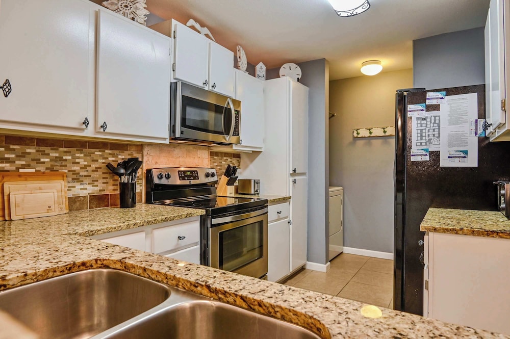 Sunny Memories Resort 3 BR - photo 8