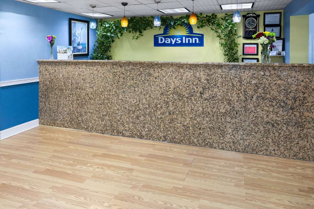 Days Inn by Wyndham Waycross - photo 5