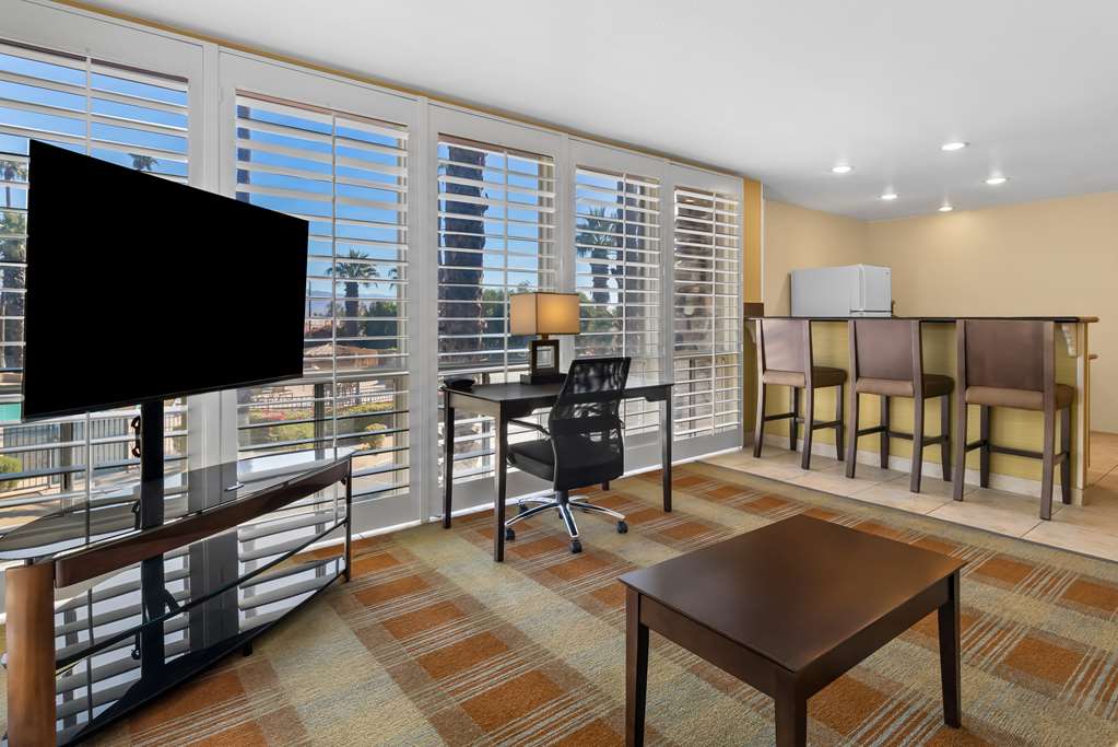 Best Western Date Tree Hotel - photo 32