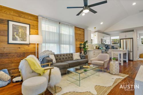 Pet Friendly East Cesar Chavez Home Near Downtown — 4-Star Luxury Hotel in Austin, United States