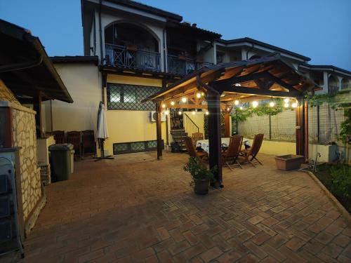 Nonna Genoveffa Camere — hotel in Casal Palocco