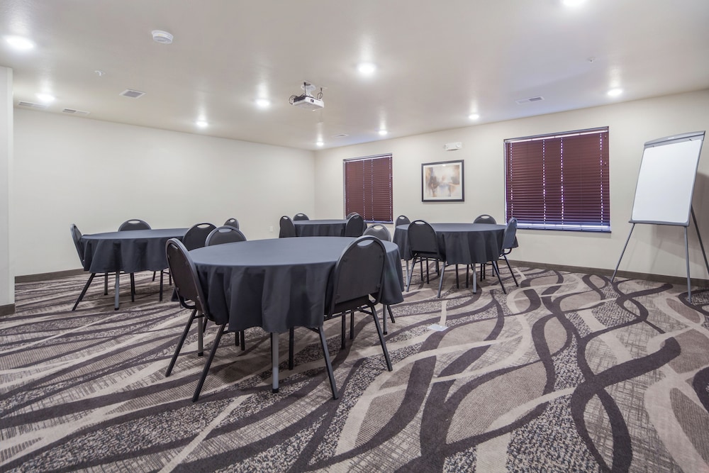 Cobblestone Inn & Suites Winters - photo 88