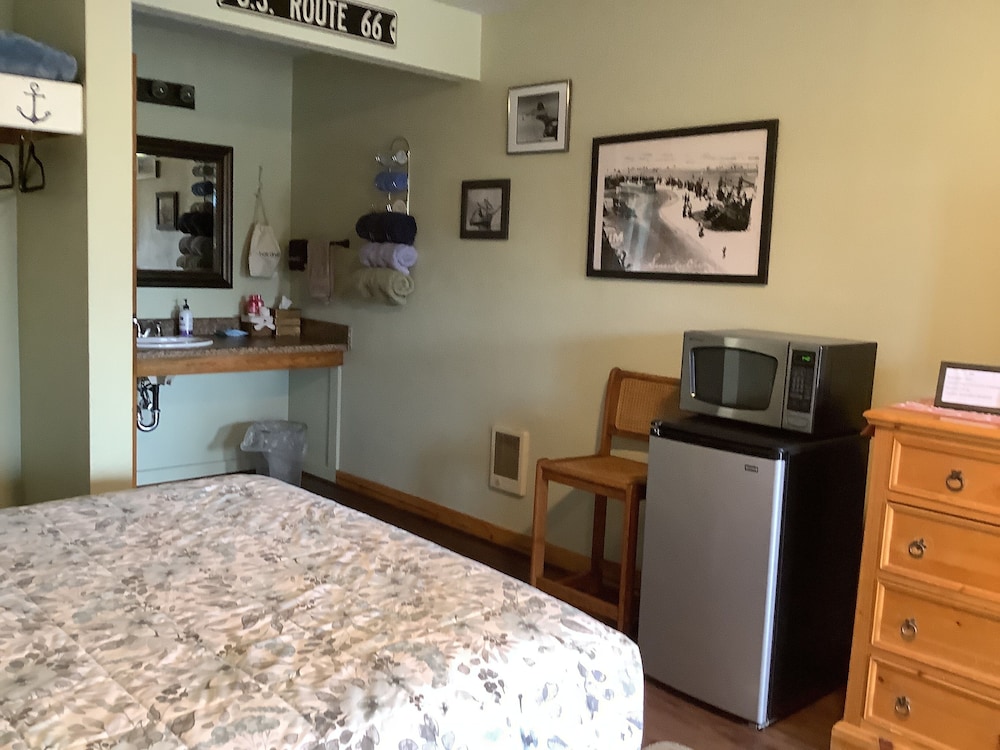 South Jetty Inn - photo 23
