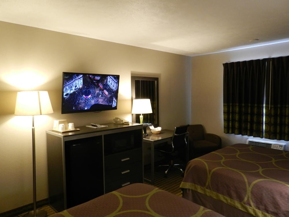 Super 8 by Wyndham Fremont NE - photo 10