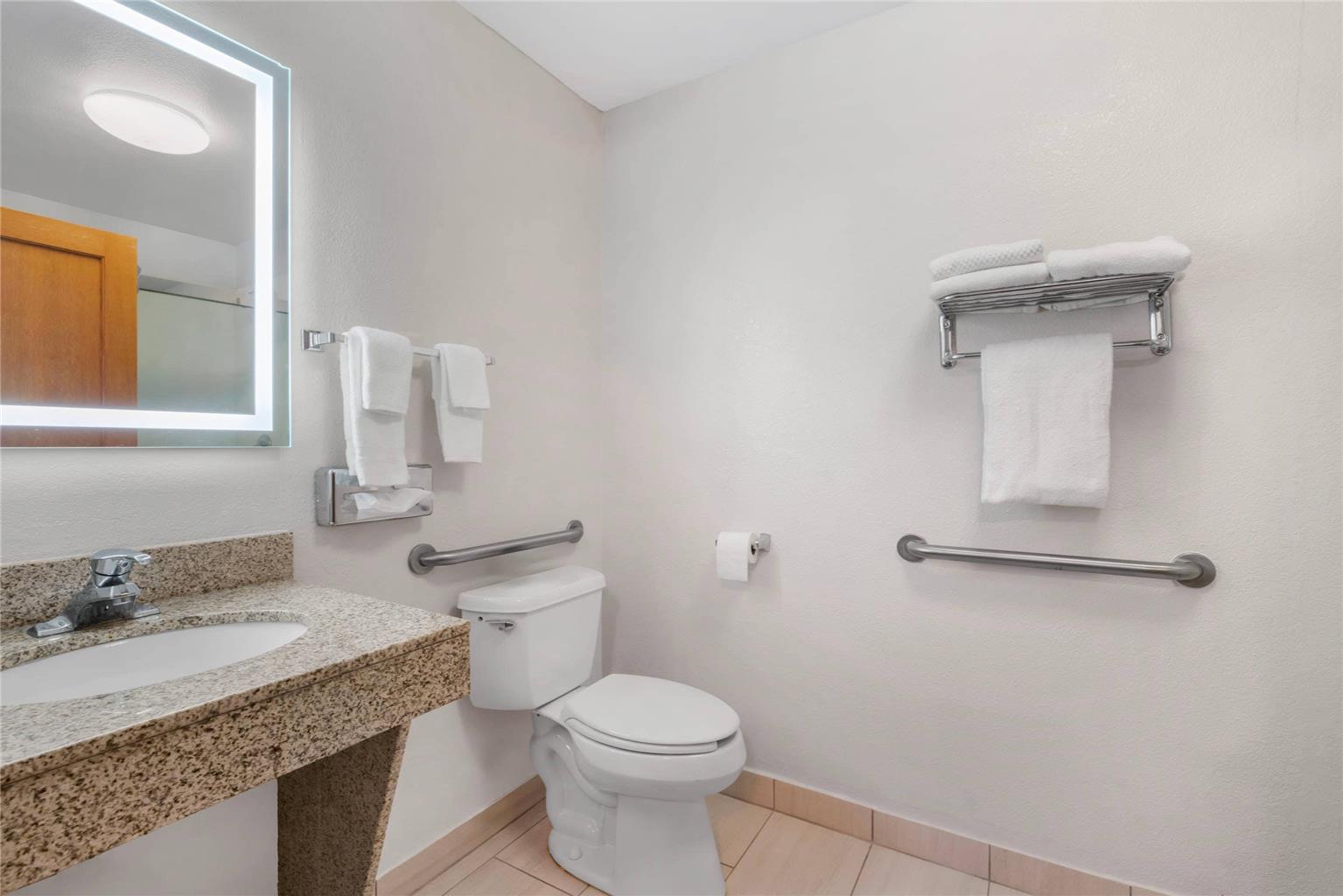 Comfort Inn & Suites Sheboygan I 43 - photo 15