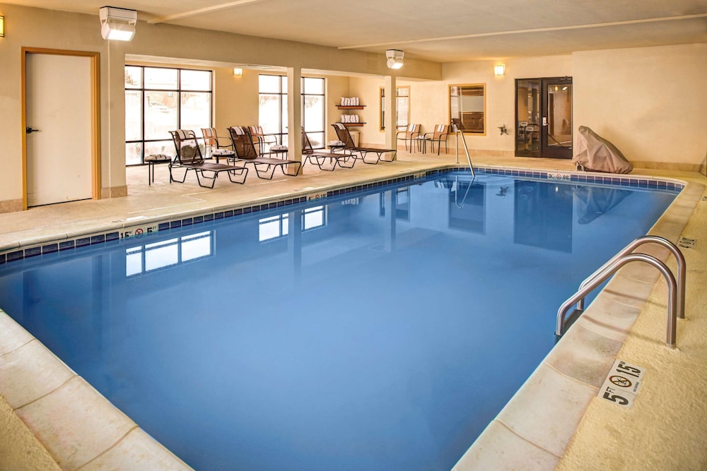 Hampton Inn Coldwater - photo 13