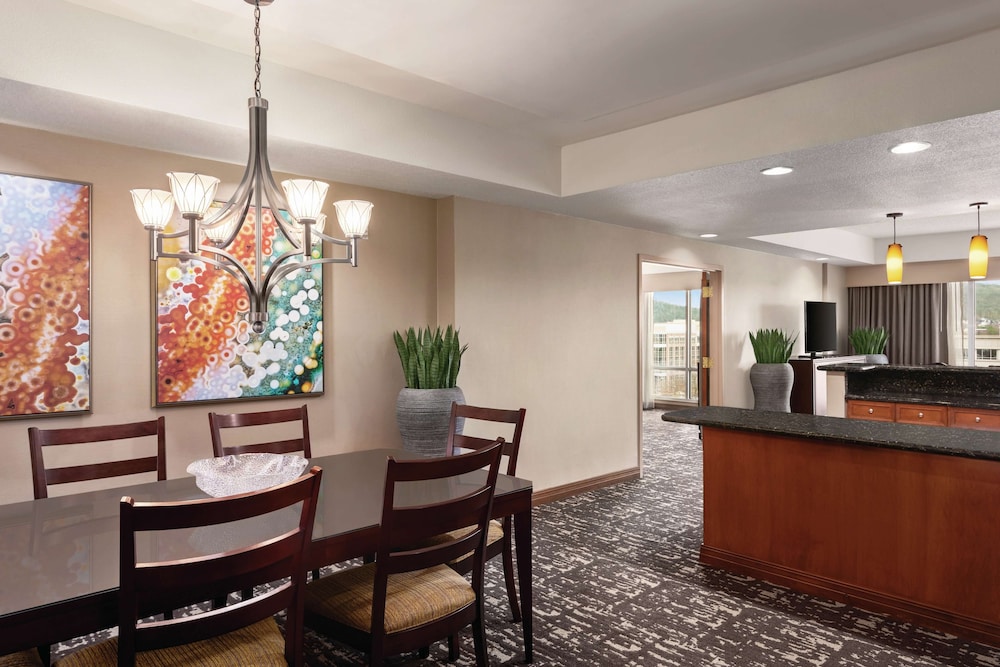 Embassy Suites by Hilton Franklin Cool Springs - photo 32