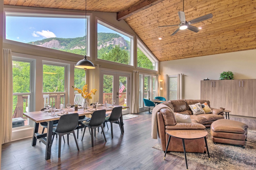 Stunning Mtn Views Group Getaway in Chimney Rock — 4-Star Luxury Hotel in Lake Lure, United States