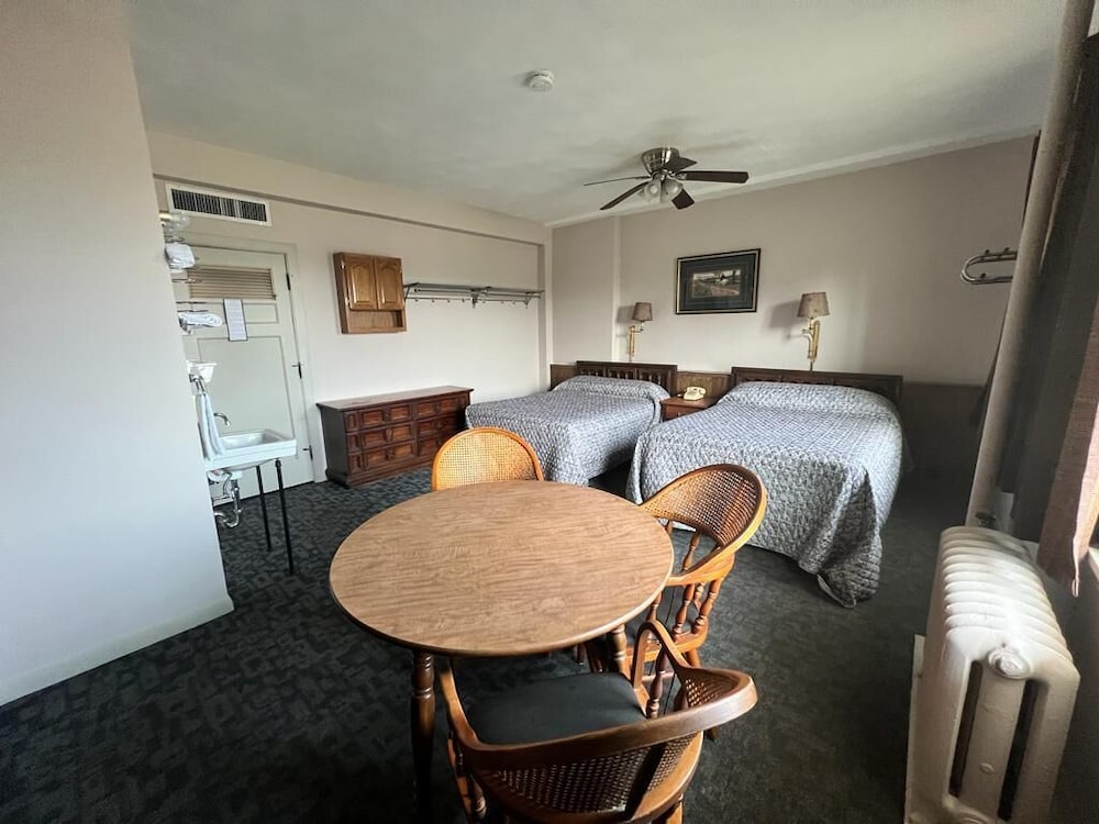 Canfield Hotel - photo 11
